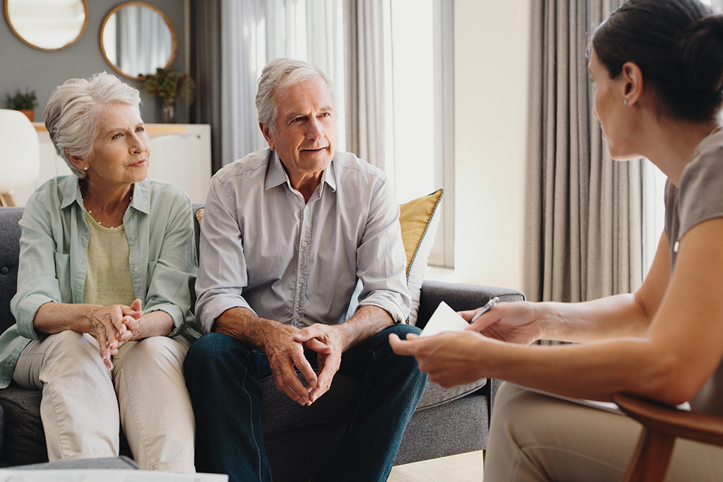 istockphoto-1423016199_consultation_final_new Photo of senior couple getting consultation